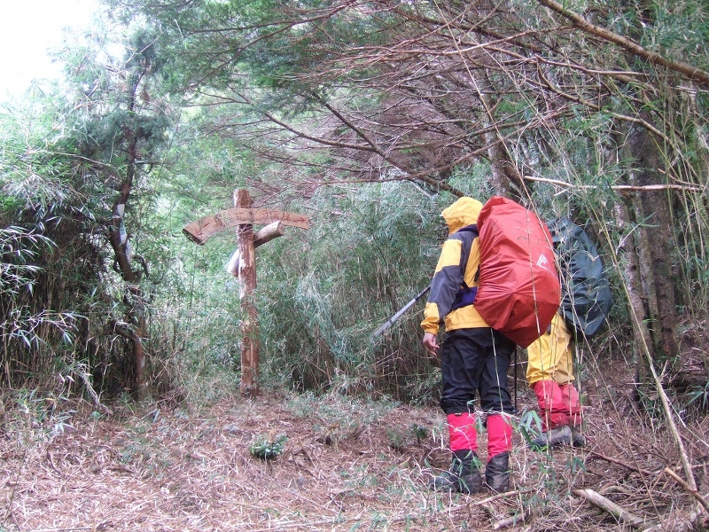 基那吉-南馬洋叉路口 (保育志工黃建中、盧素珍提供)